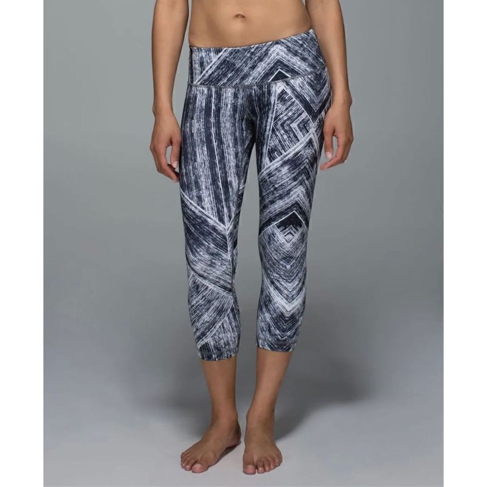 LULULEMON Womens Size 4 Wunder Under Crop II Legging Heat Wave White Black Low